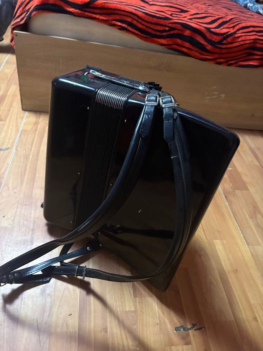 Acordeon de vanzare