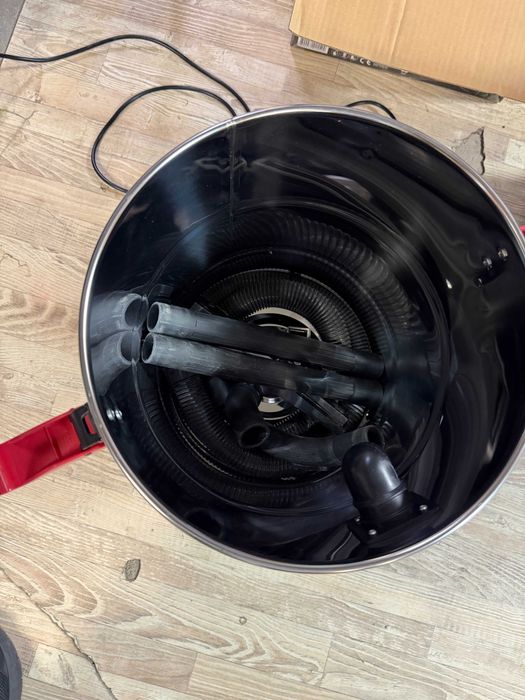 Прахосмукачка за сухо и мокро 1300W 30L RDP-WC04 / RD-WC07