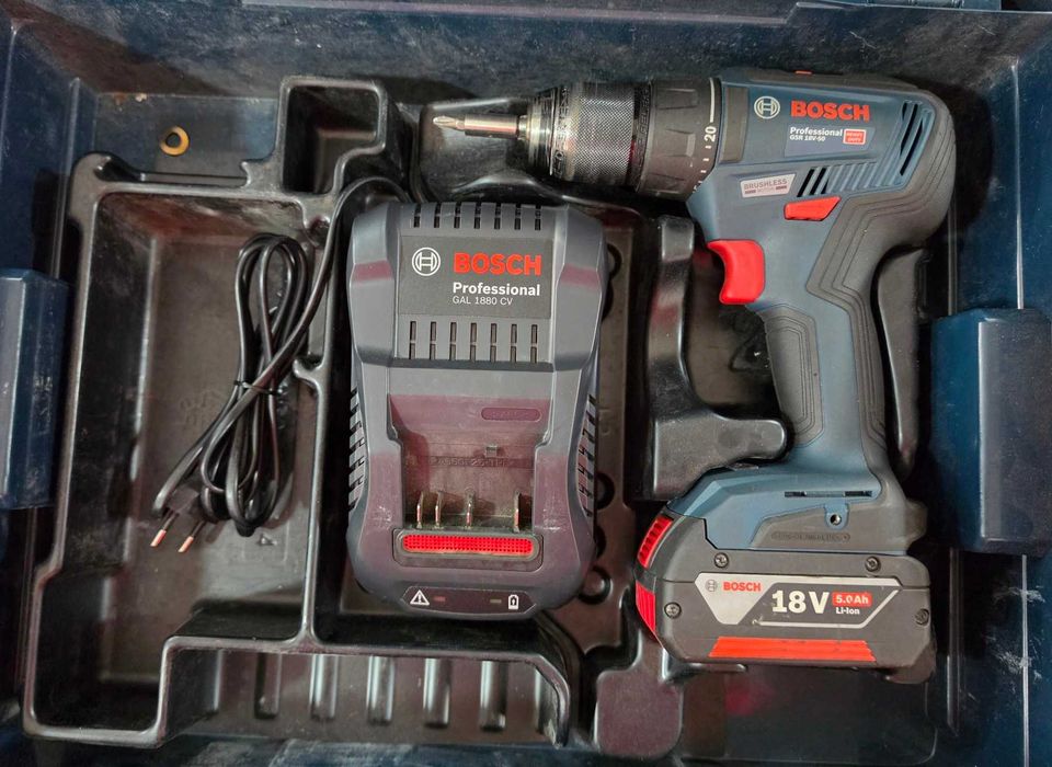 Винтоверт Bosch GSR 18V-50