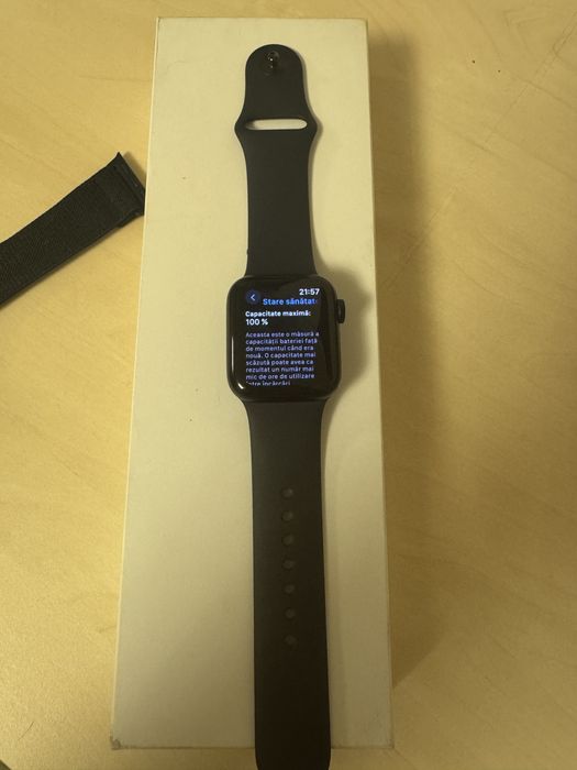 Apple Watch Se (2024), 40mm , midnight sport band