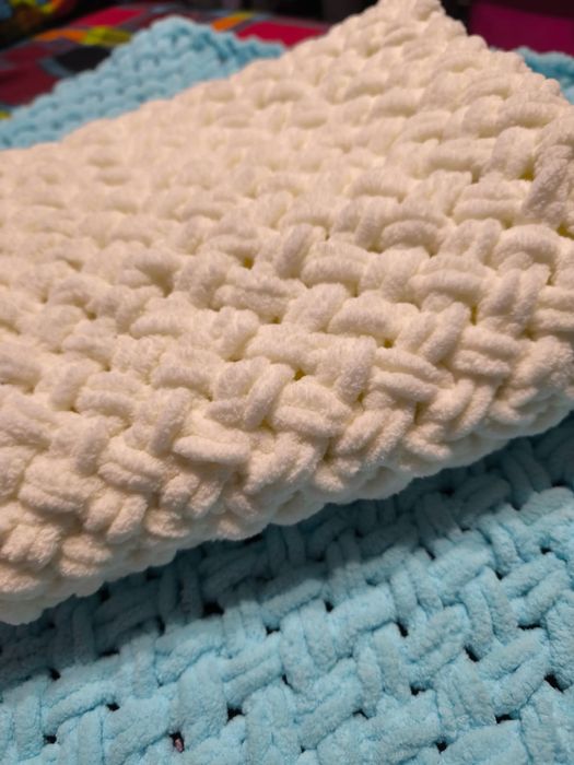 Продаю вязанные пледы