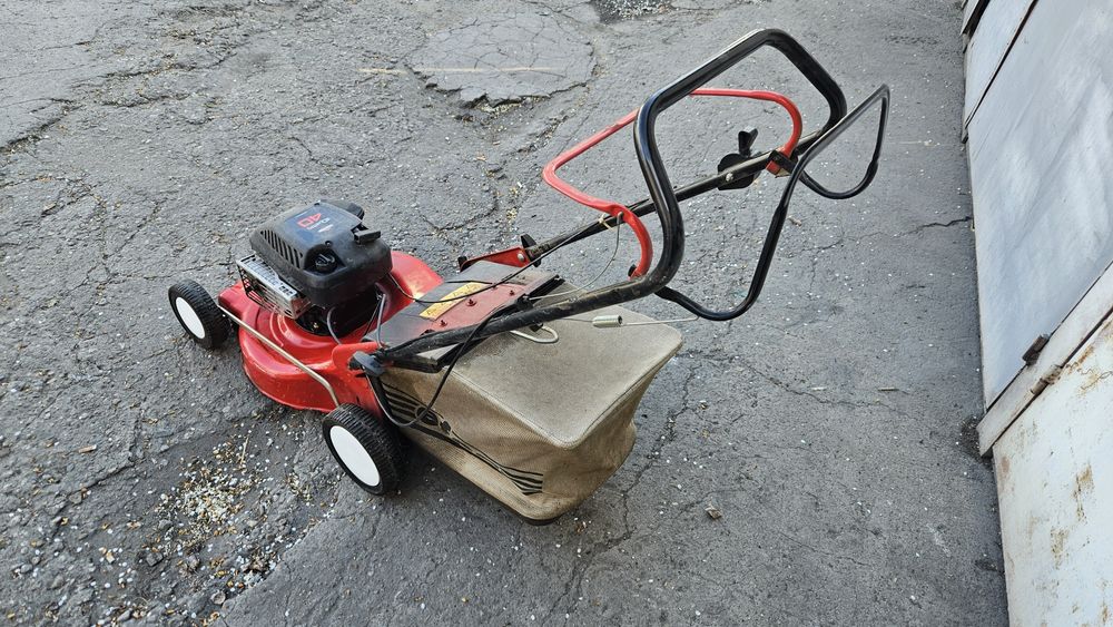 Самоходна косачка EMAK двигател BRIGGS&STRATTON