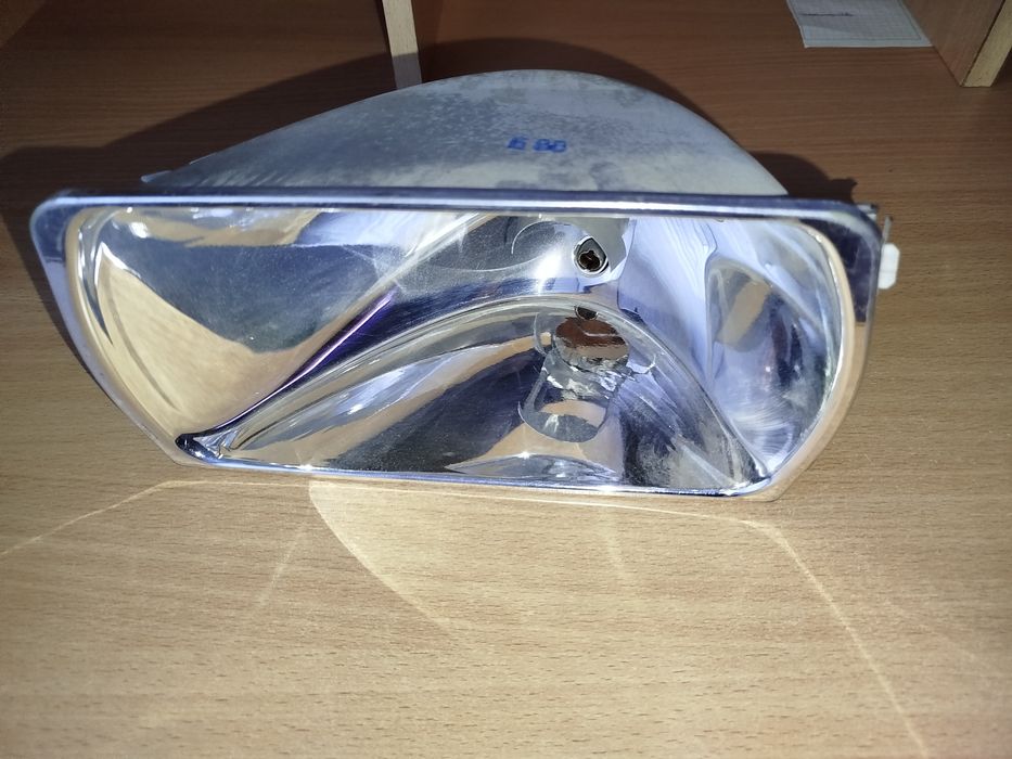 Отражатель в фару VW T4