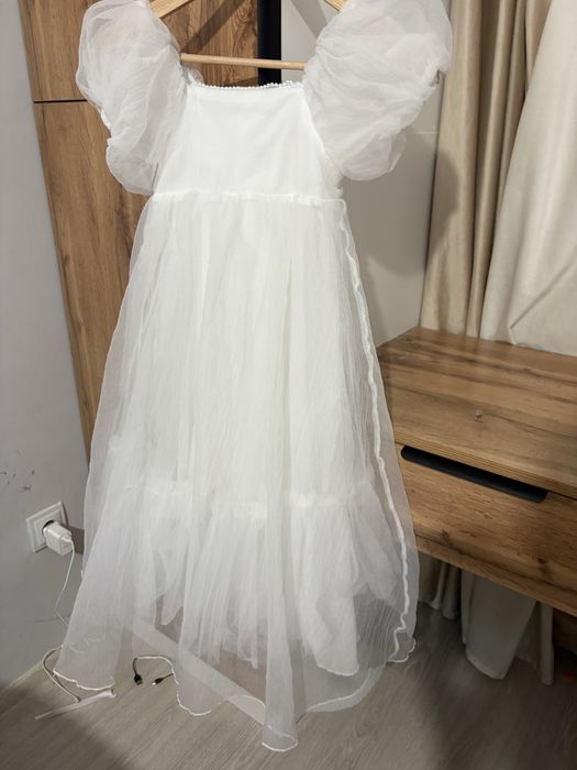 Бальное, белое платье для девочки