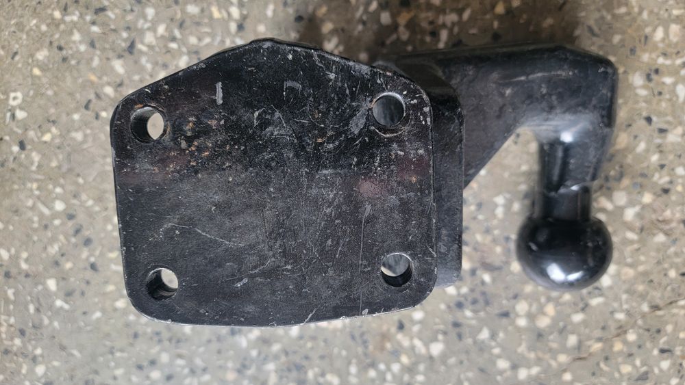 Топка за Теглич на Бус  3.5т с четери отвора