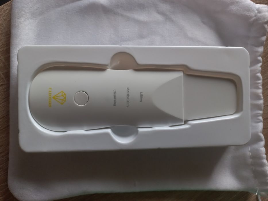 уред за почистване на лице с ултразвук