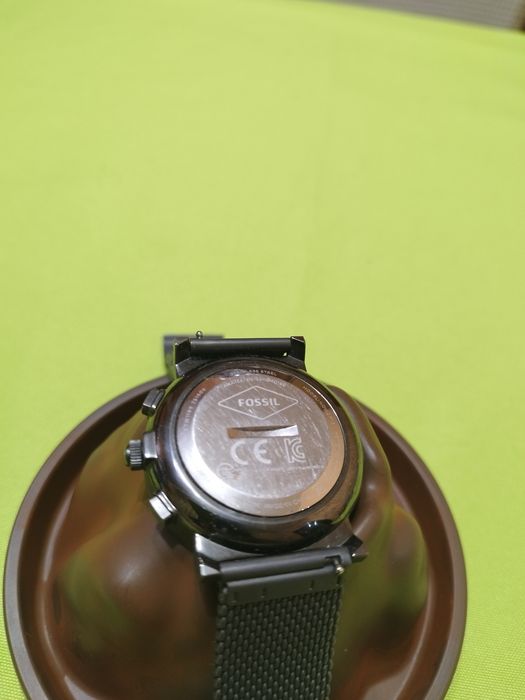 Продавам смарт часовник FOSSIL