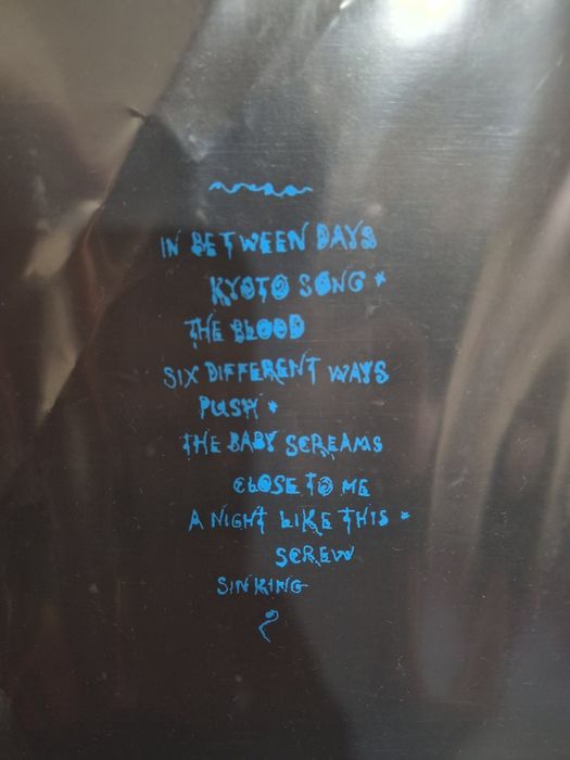 Грамофонни плочи на групите "The Cure" и "Depeche Mode"