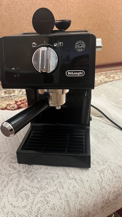 Продам кофемашинку Delonghi