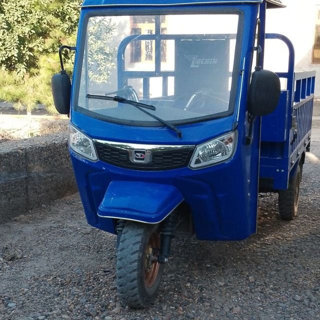 Lochin moto sotiladi