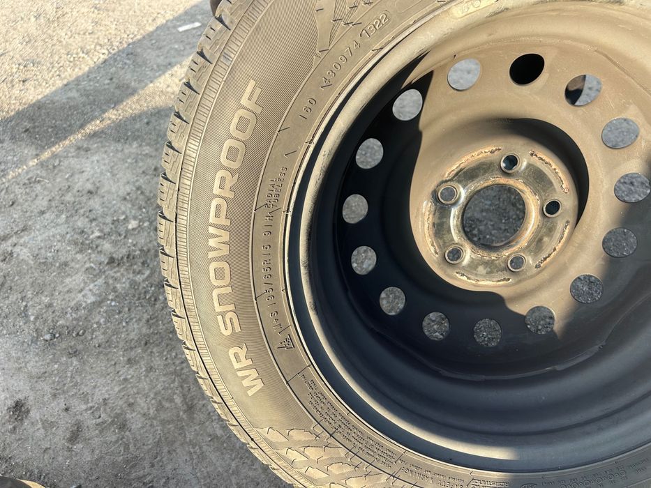 4 зимни гуми WR SNOWPROOF 195/65R15