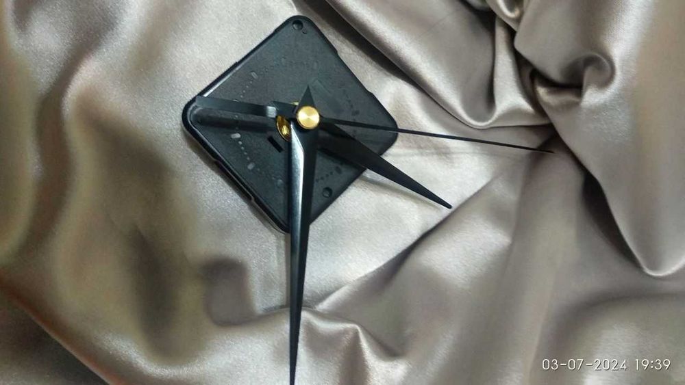 Часовой кварцевый механизм