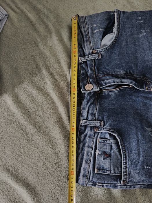 Blugi Guess că noi