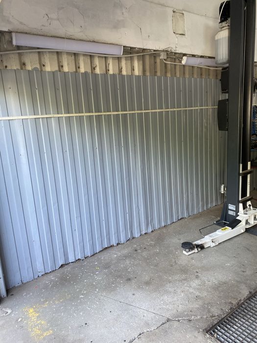 Se inchiriaza servis auto echipat gata de lucru