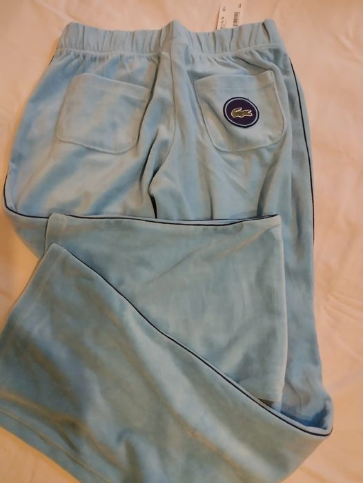 Спортивные штаны.