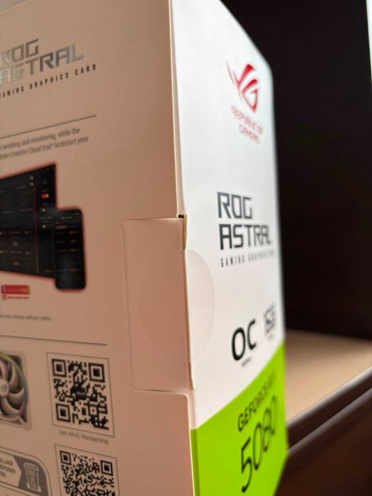 ASUS ROG Astral GeForce RTX 5080 OC White Edition 16GB SIGILATA