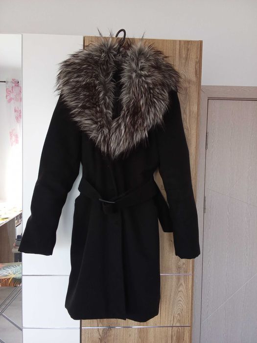 Зимно палто с рошава яка