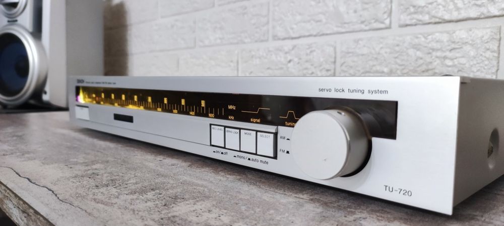 Продам тюнер Denon TU 720