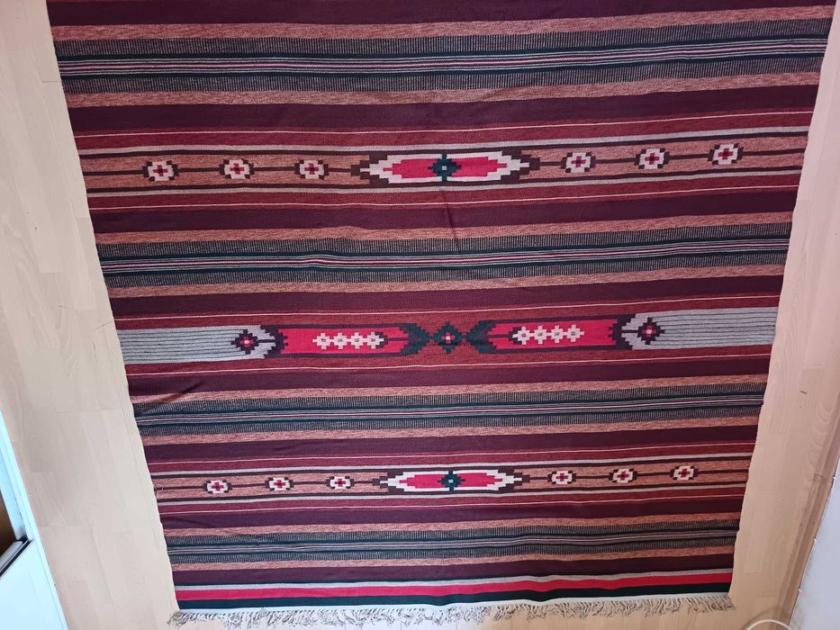 Автентичен чипровски килим