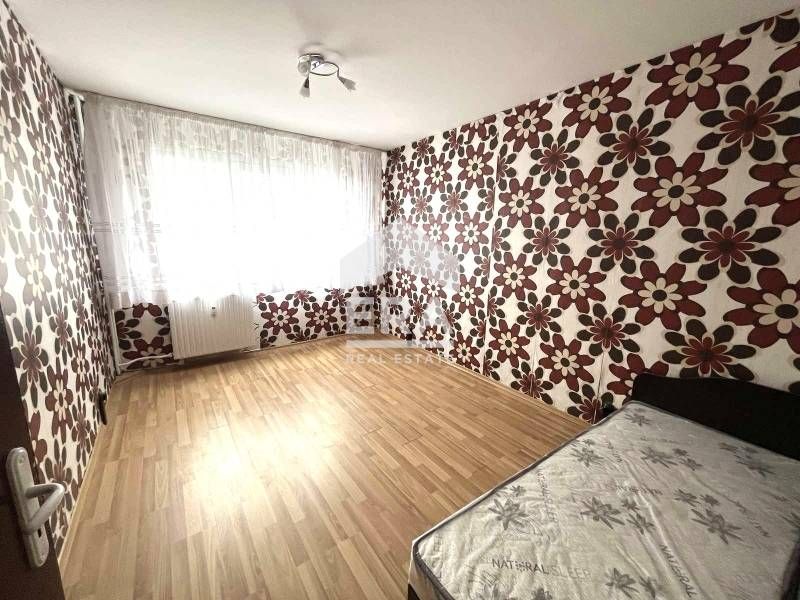 Тристаен апартамент в ж.к. Младост 4