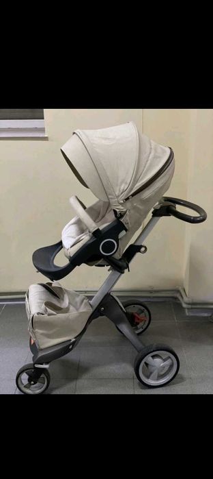 Бежевая Коляска детская