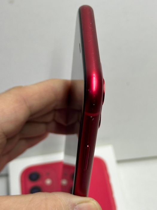 Продам Айфон 11 64г