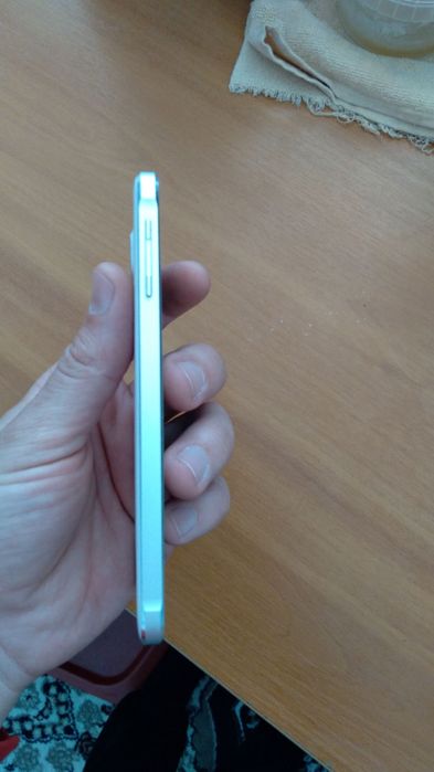 Srochna samsung sotiladi