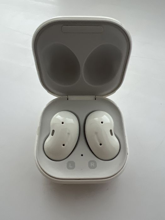 Galaxy Buds Live! продается очень харошем состаяние