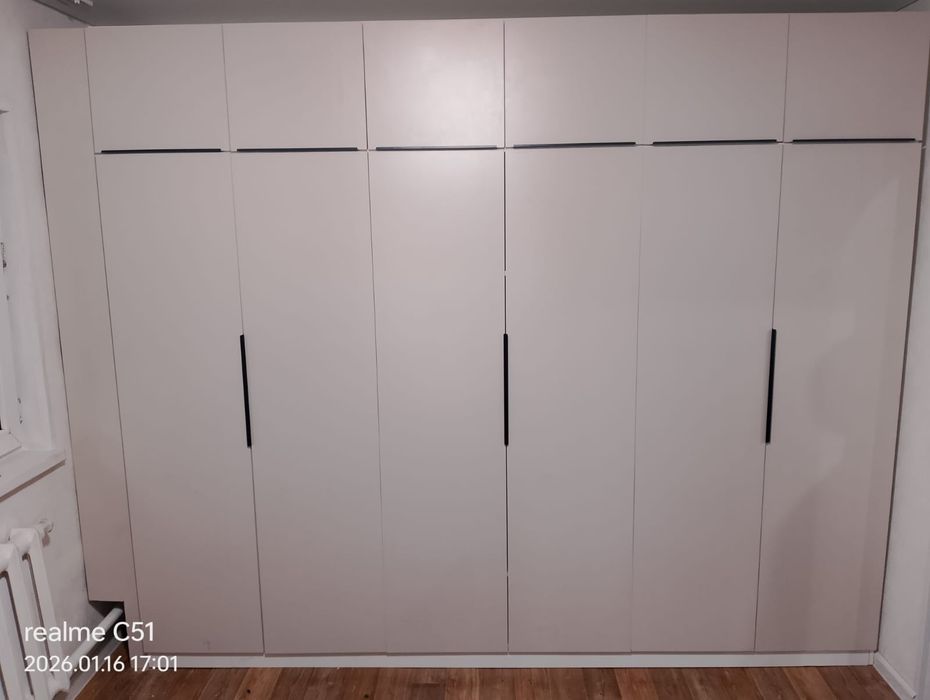 Шкаф распашной новый