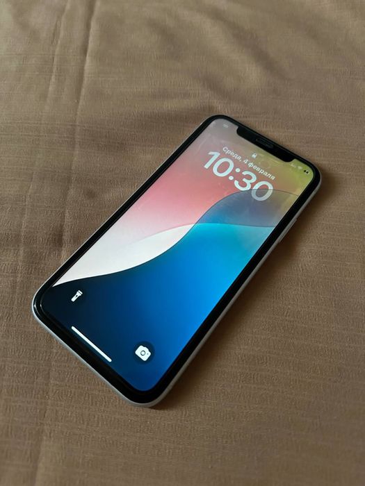 Продаю айфон XR на 64 гб