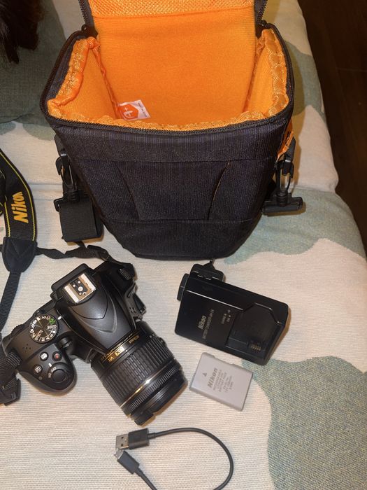 Camera Aparat Foto Video DSLR Nikon D3400 + geanta