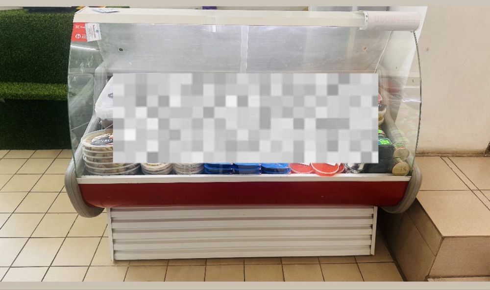 Продам холодильную витрину