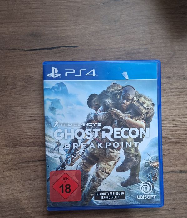 Playstation 4 БЕЗ ЗАРЯДНО, игри на диск и 1 джойстик