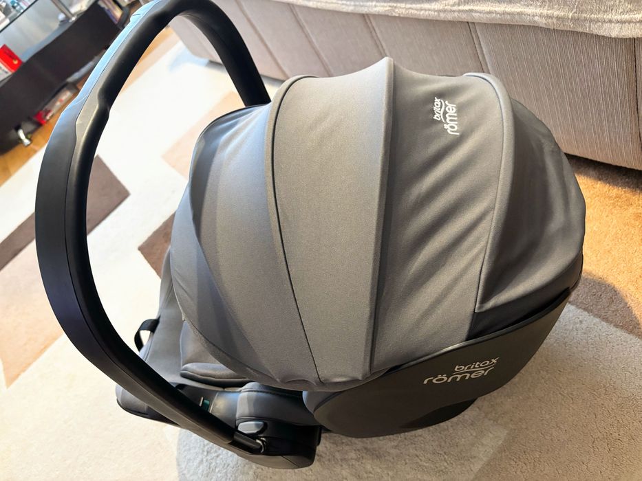Scoică auto nouă Britax Romer Baby Safe Pro