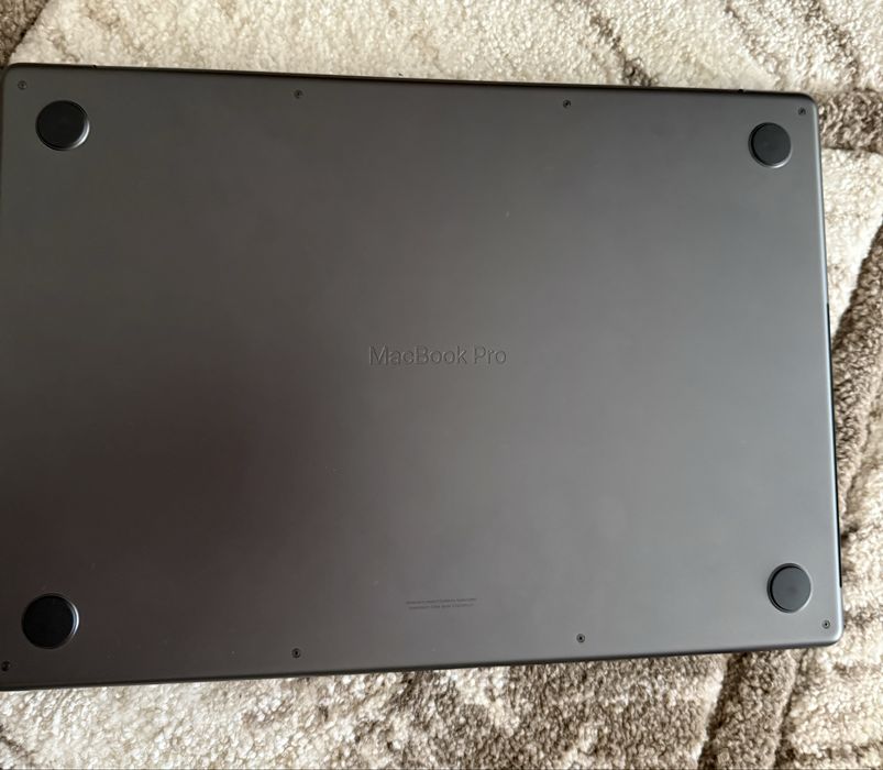 Macbook Pro M3 16 inch 98% baterie