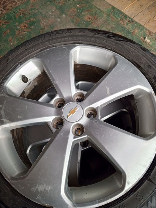 Продам титановые диски с резиной