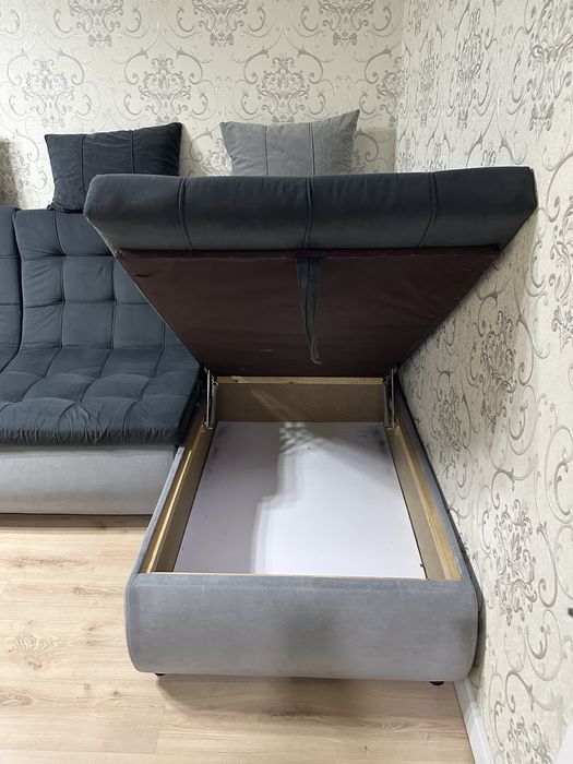 Продам диван угловой