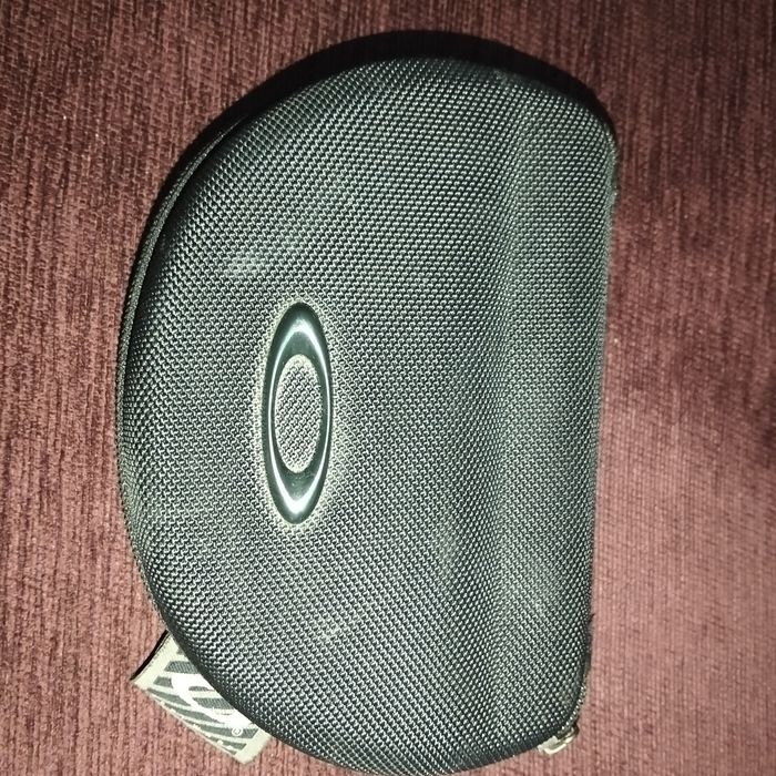 Продам очки солнцезащитные