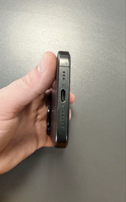 iPhone 15 PRO de 256 GB cu 94% Bateria