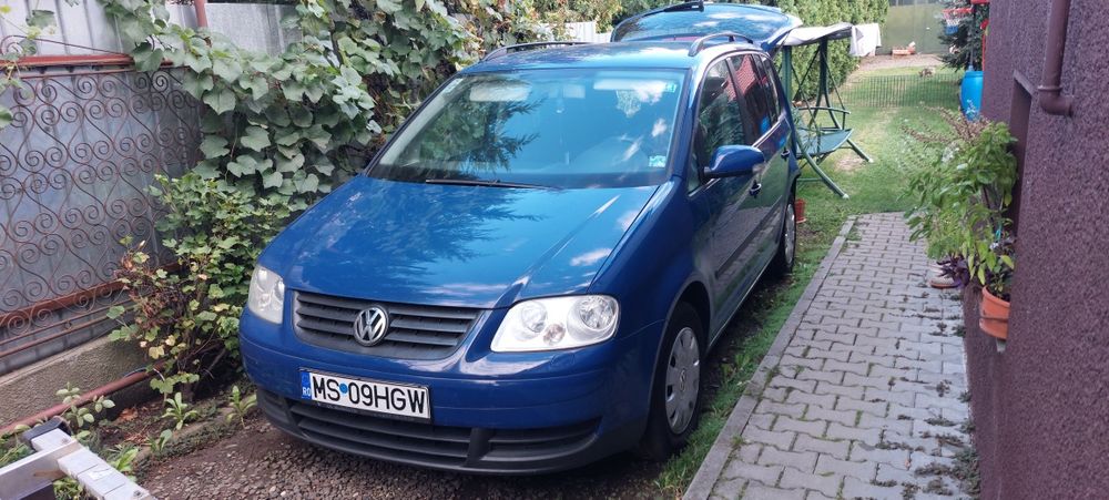 Vând VW Touran 2005 , motor 1,9 TDI  seria BKC