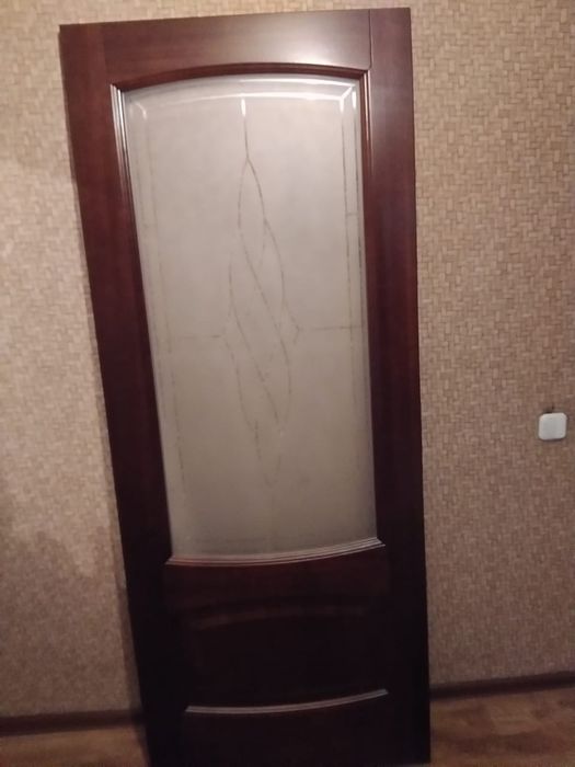 Двери межкомнатные ( массив дерева, Беларусь)