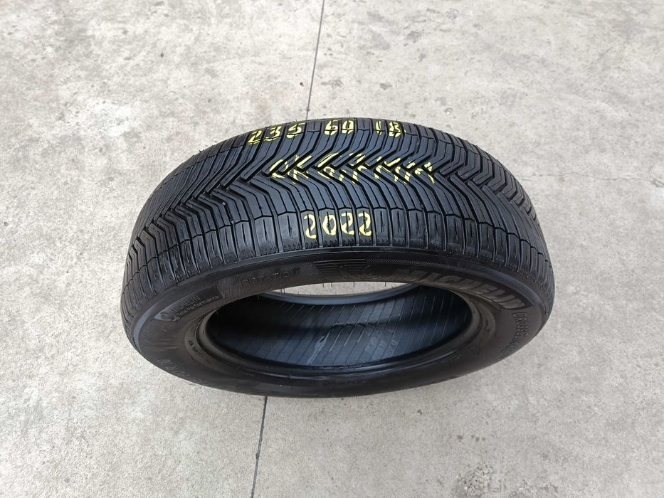 Doua anvelope 235 60 18 Michelin CrossClimate 6,7 mm dot 2022