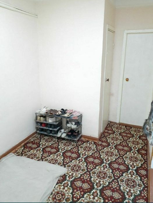 22-киши районда 4 ханалы тас гербиштен салынган квартира сатылады