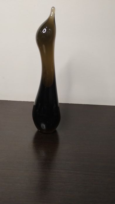 Много красива и и стилна фигурка на пингвин от стъкло.