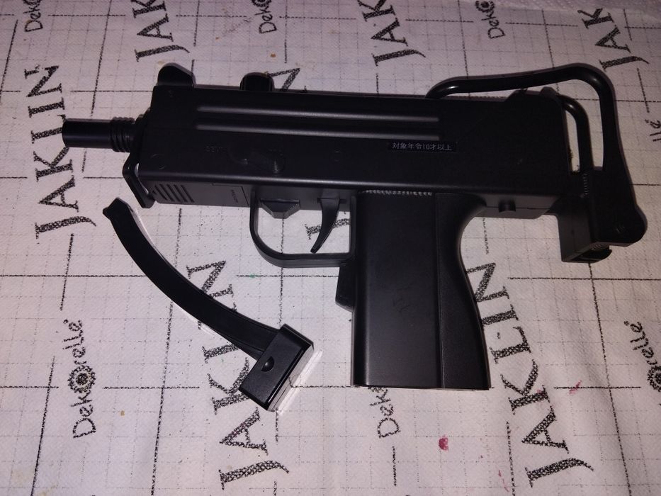 Mac 11 replica electrica defecta