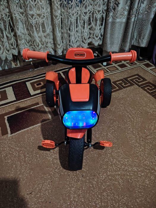 Детский трёхколёсный велосипед