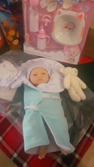 Продавам силиконова кукла