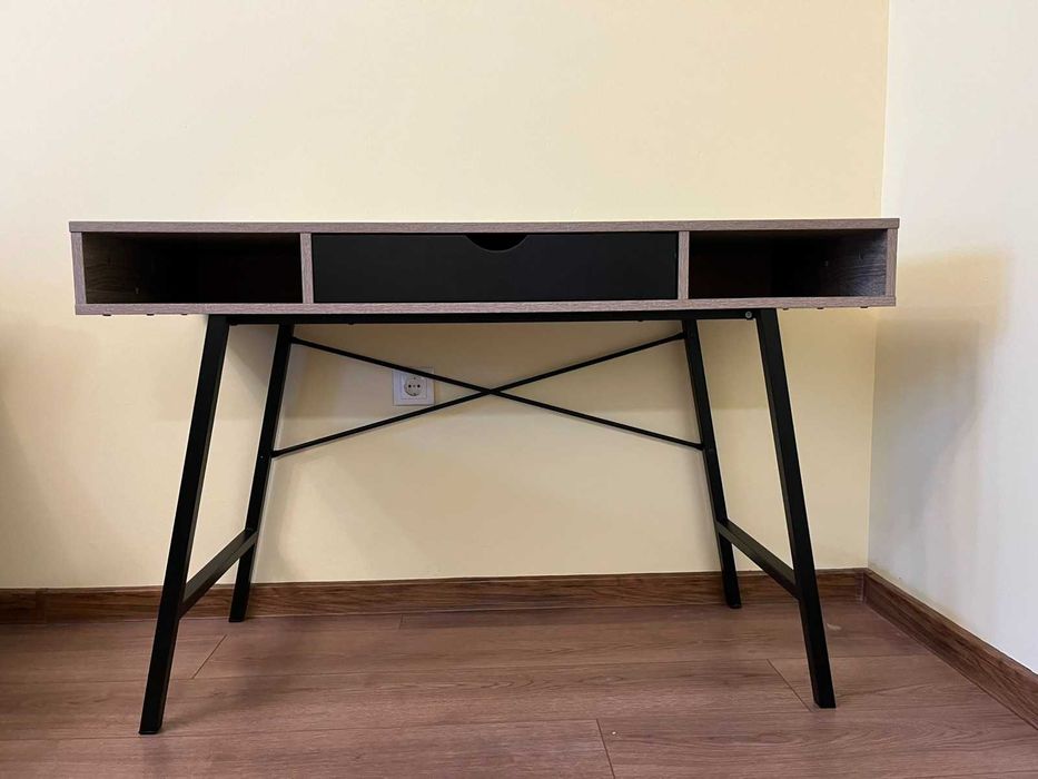 Бюро - цвят светъл дъб/черно