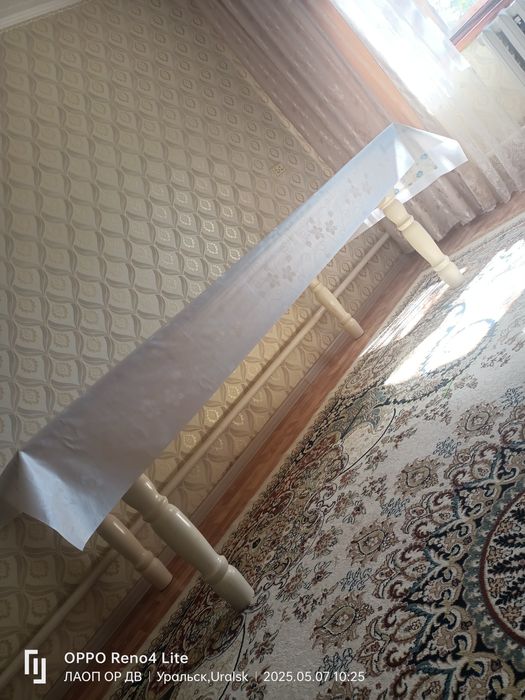 Продам гостиный стол