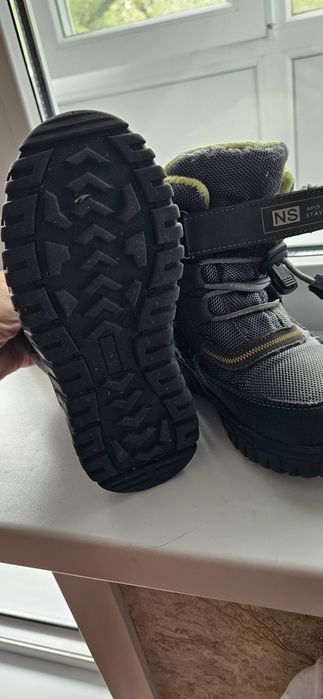 Продам ботинки зимние детские